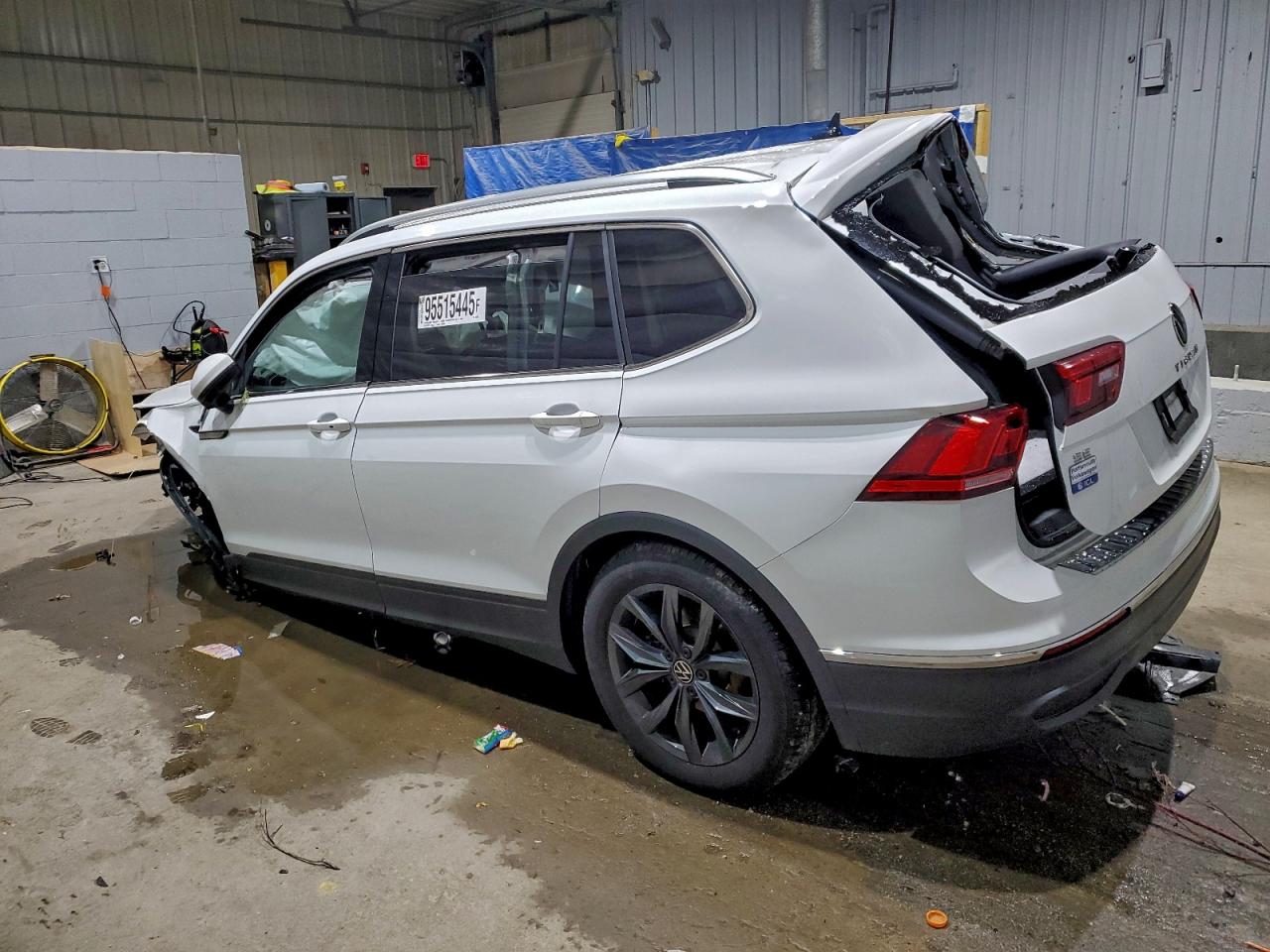 2024 VOLKSWAGEN TIGUAN SE photo 2