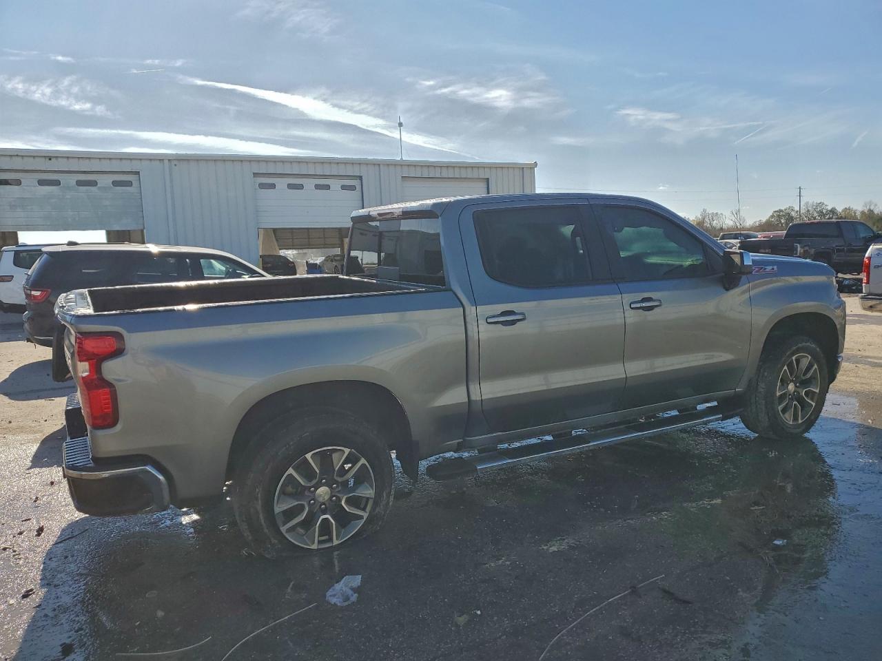 2020 CHEVROLET SILVERADO K1500 LT photo 5