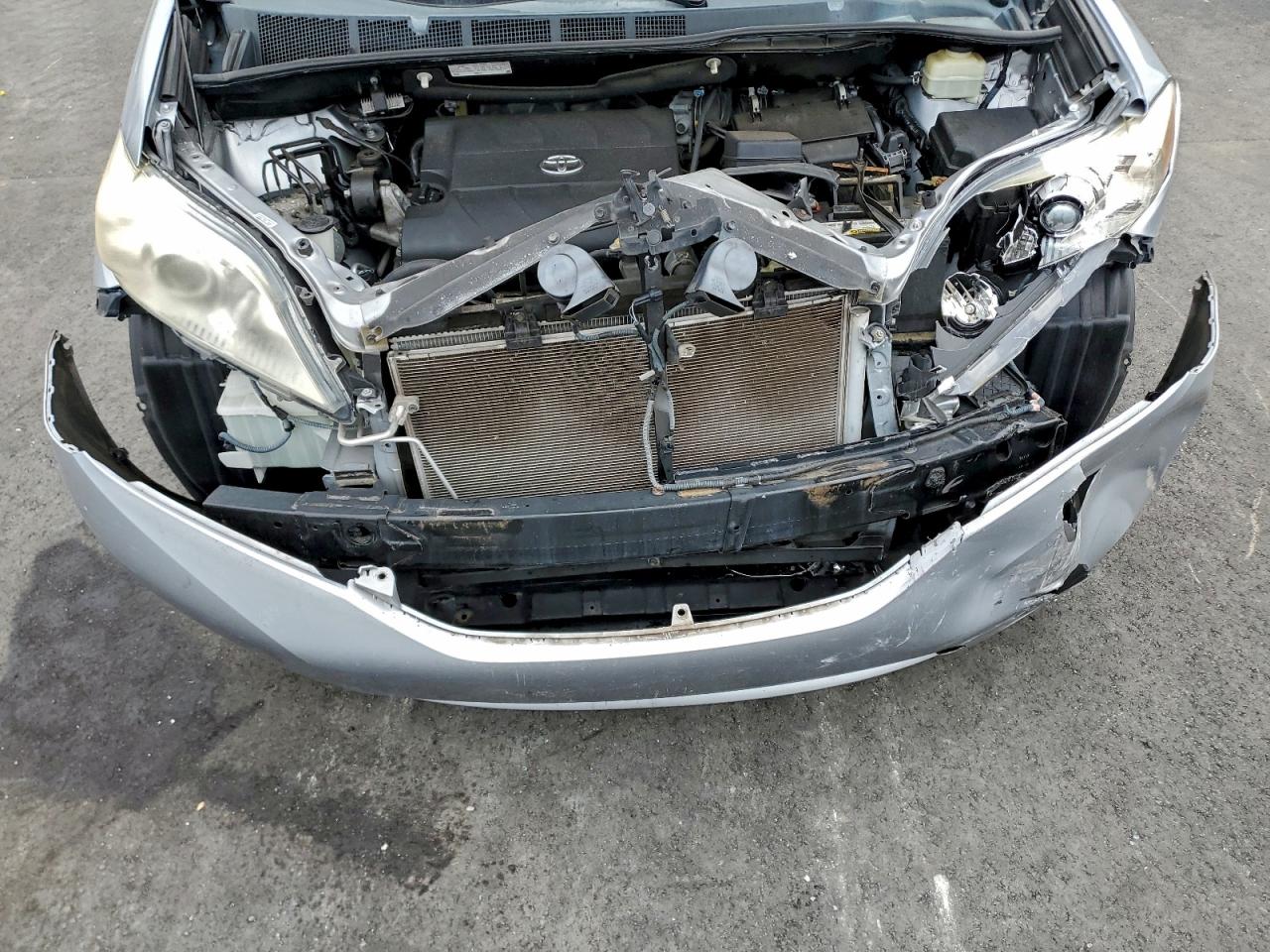2015 TOYOTA SIENNA LE 8 PASSENGER photo 23