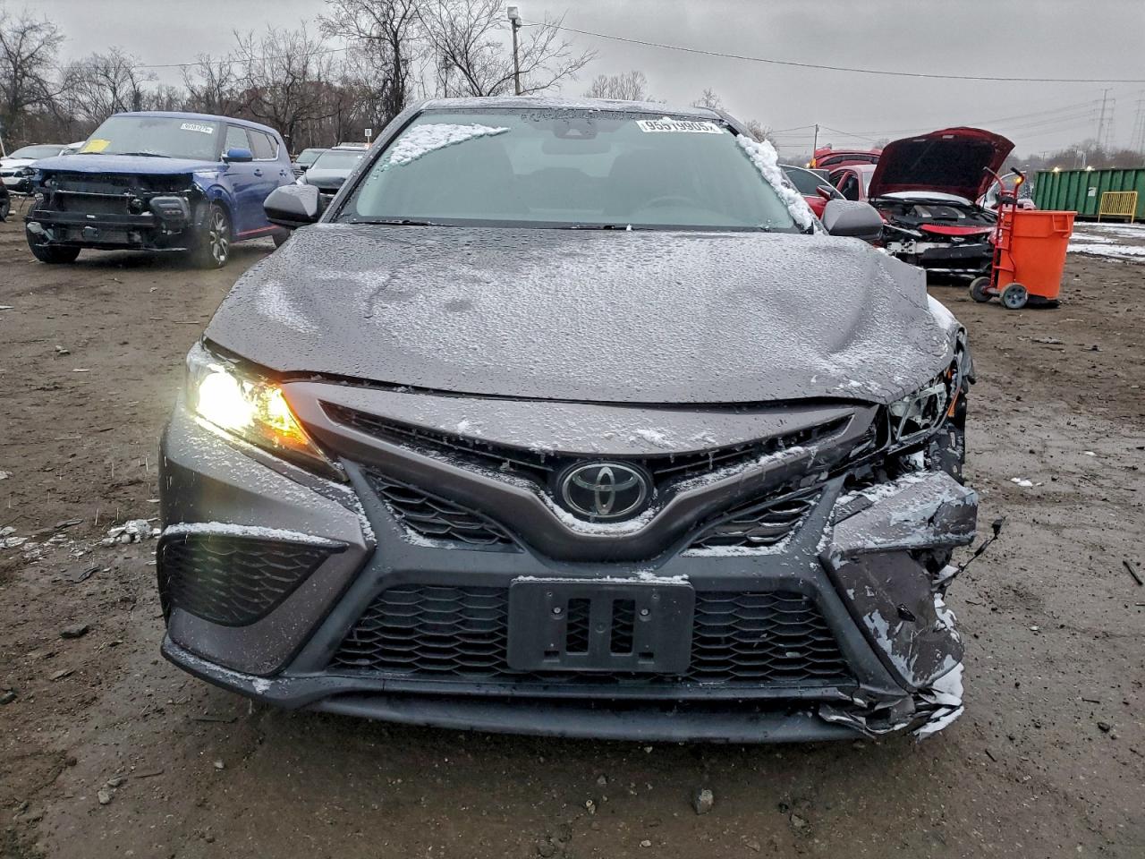2021 TOYOTA CAMRY SE photo 9