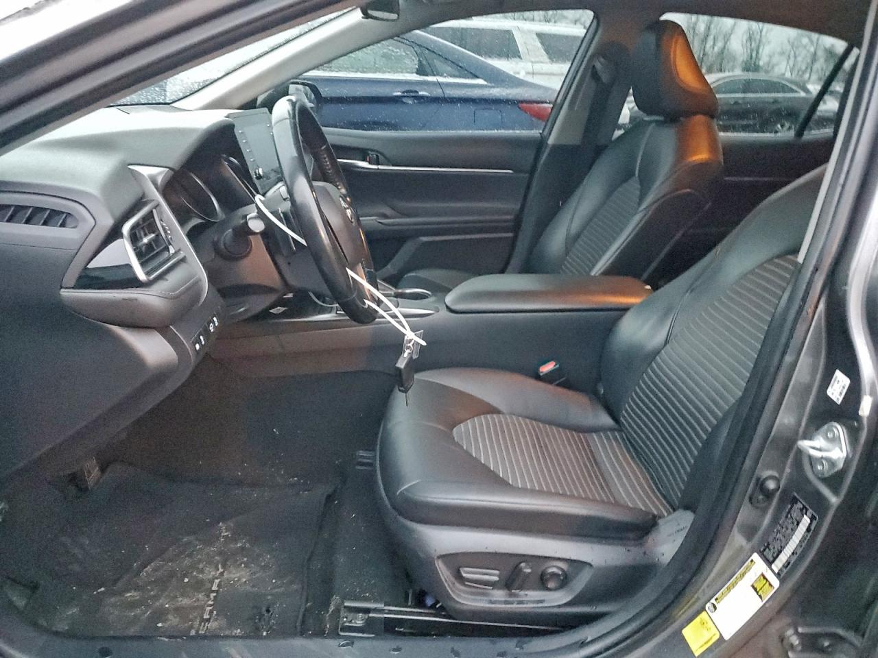 2021 TOYOTA CAMRY SE photo 13