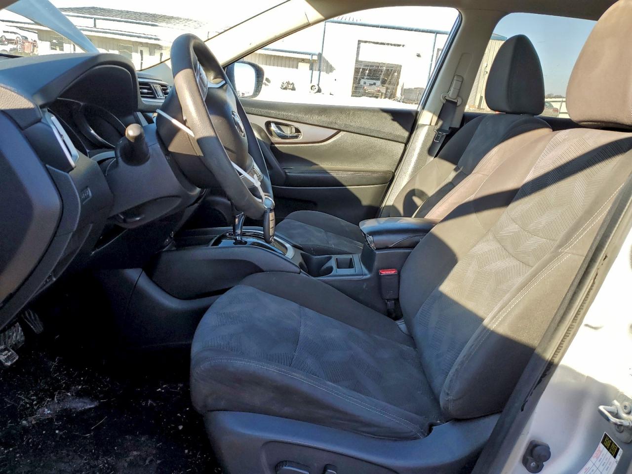 2016 NISSAN ROGUE photo 19