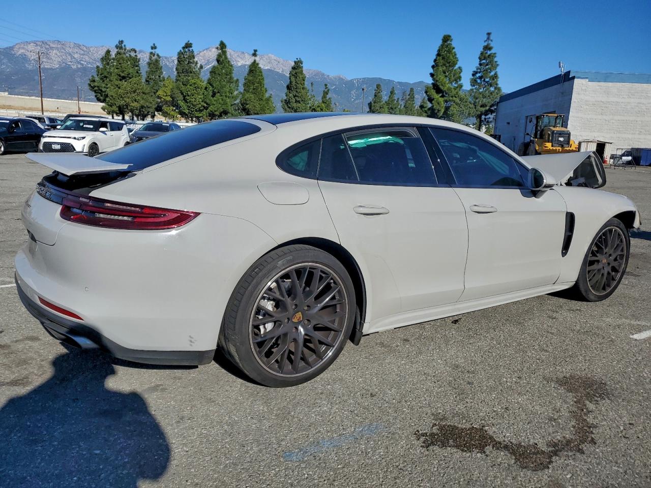 2018 PORSCHE PANAMERA 4 photo 5
