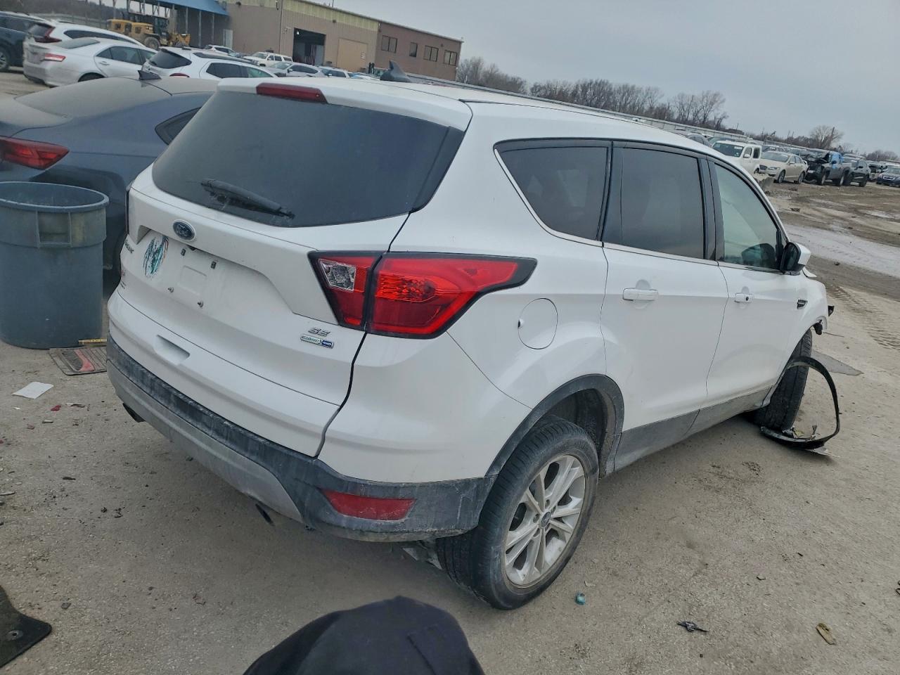 2019 FORD ESCAPE SE photo 3