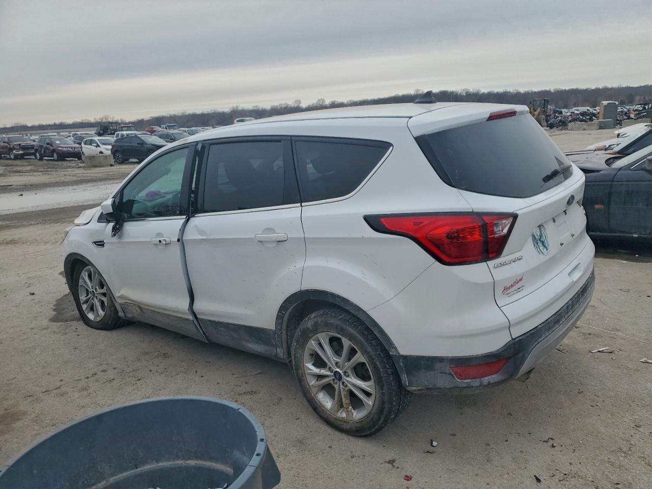 2019 FORD ESCAPE SE photo 2