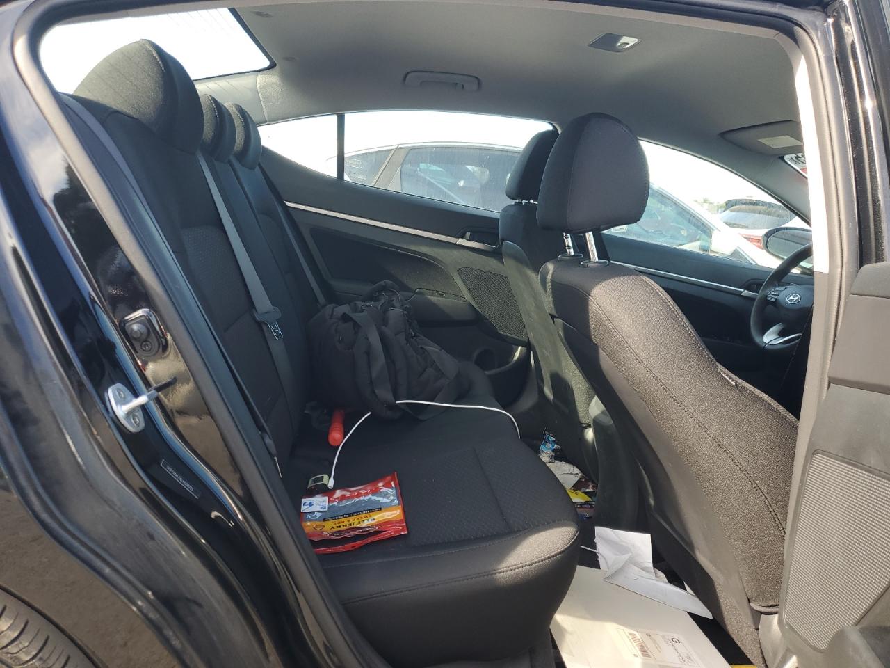 2020 HYUNDAI ELANTRA SEL photo 10