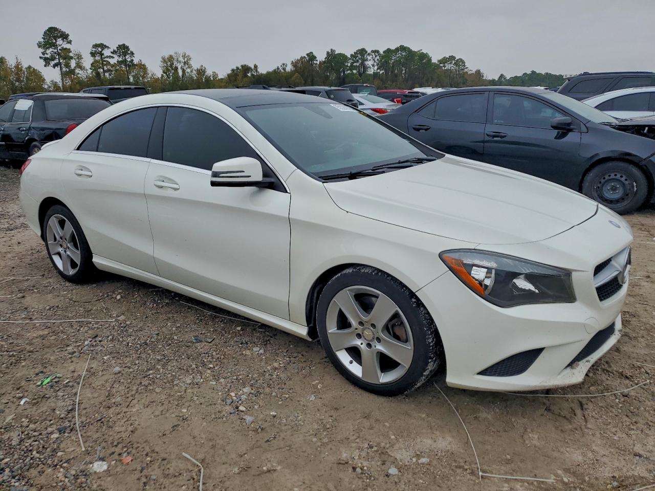 2016 MERCEDES-BENZ CLA 250 photo 4