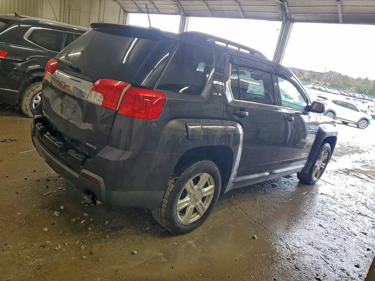 2015 GMC TERRAIN SLE photo 3