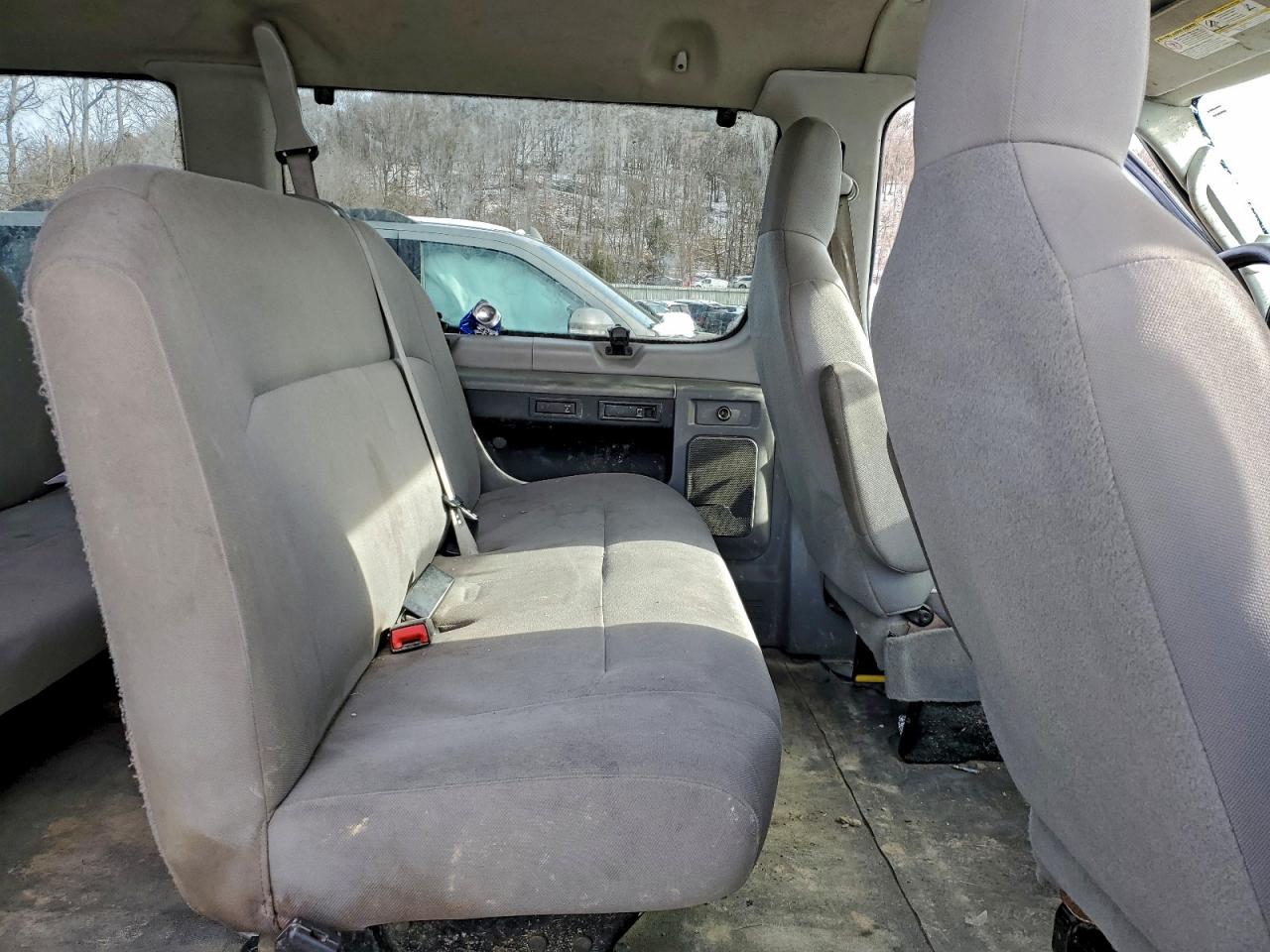 2011 FORD ECONOLINE E350 SUPER DUTY WAGON photo 31