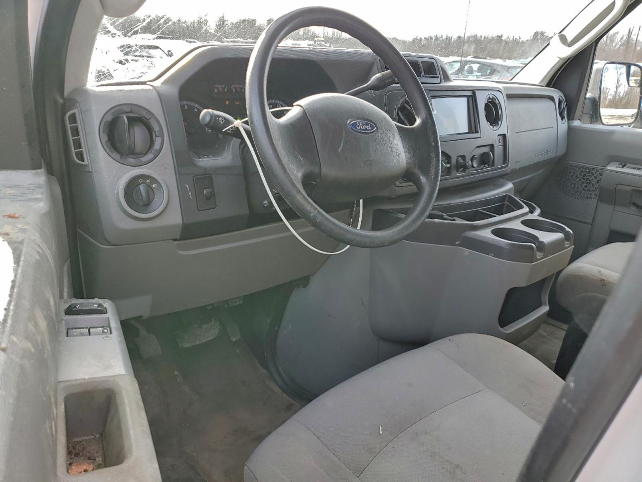 2011 FORD ECONOLINE E350 SUPER DUTY WAGON photo 22