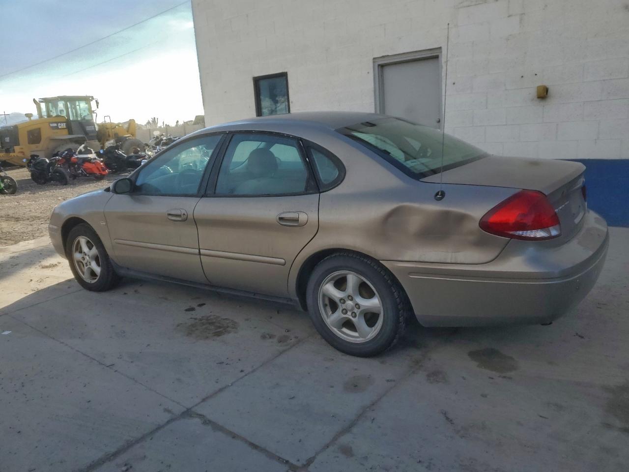 2004 FORD TAURUS SES photo 3