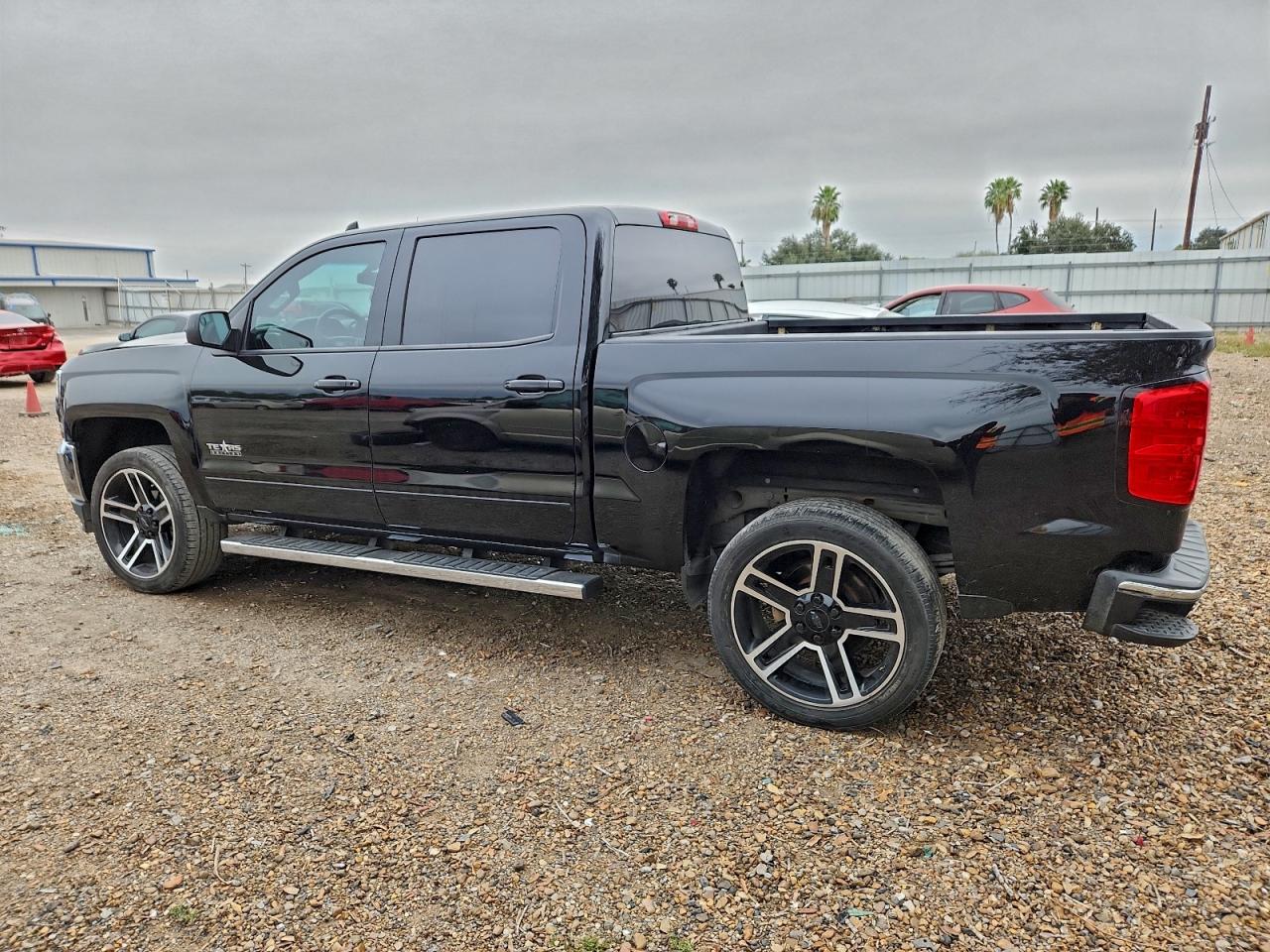 2018 CHEVROLET SILVERADO C1500 LT photo 3