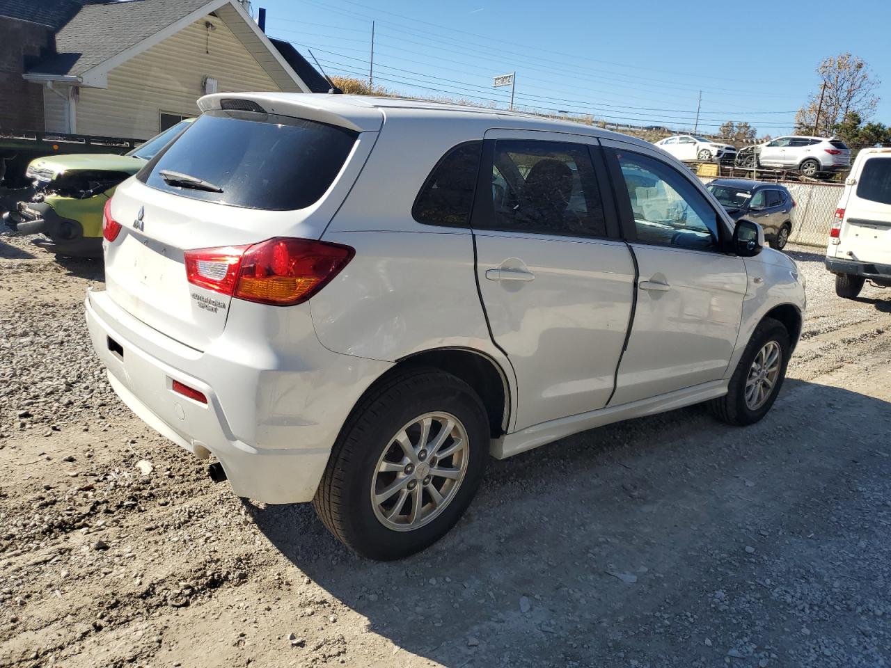 2011 MITSUBISHI OUTLANDER SPORT ES photo 5