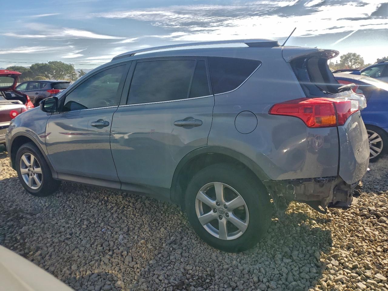 2013 TOYOTA RAV4 LE photo 3