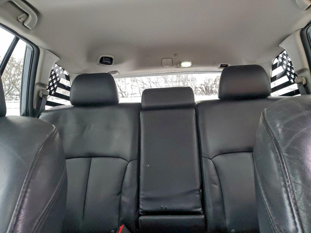 2011 SUBARU OUTBACK 3.6R LIMITED photo 28