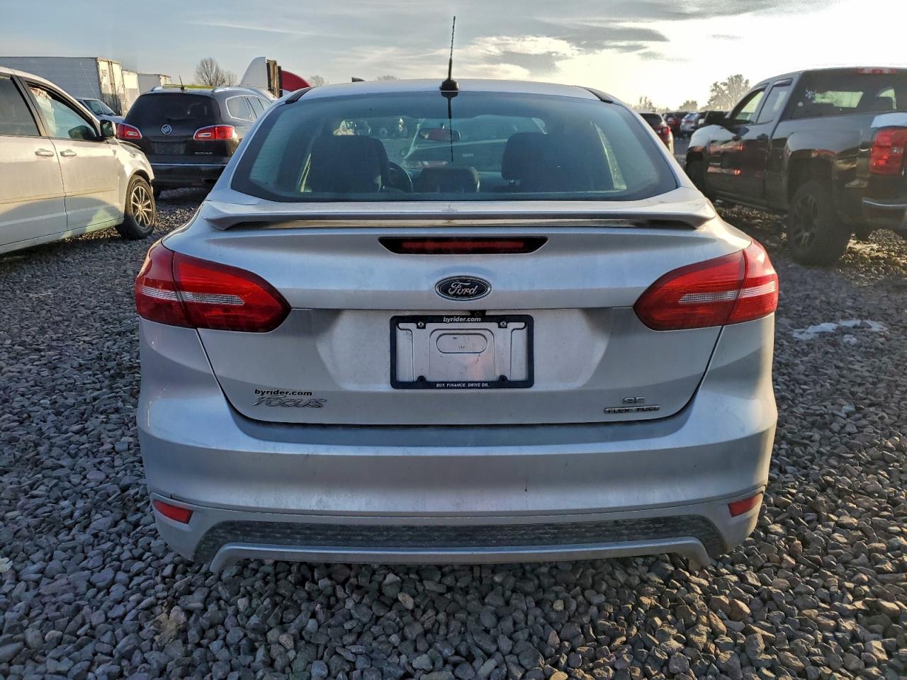 2015 FORD FOCUS SE photo 6