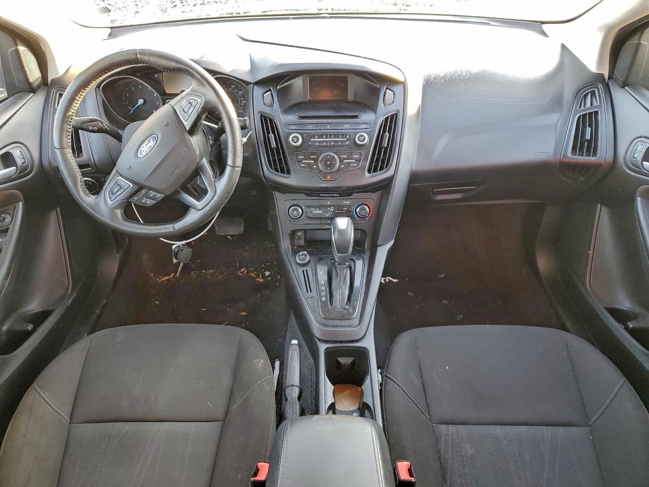 2015 FORD FOCUS SE photo 8