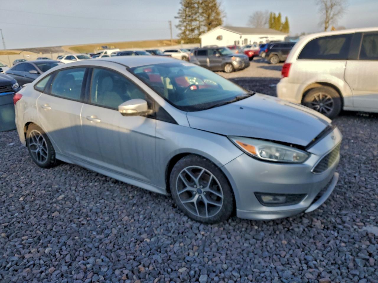 2015 FORD FOCUS SE photo 4