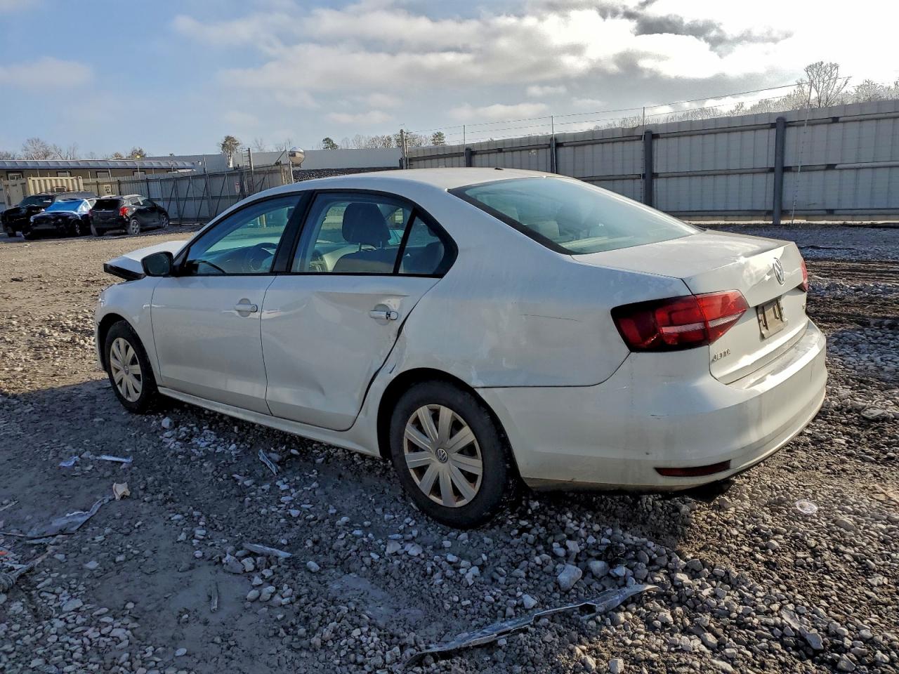 2016 VOLKSWAGEN JETTA S photo 2