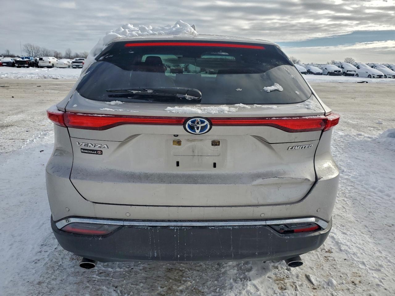 2023 TOYOTA VENZA LE photo 16