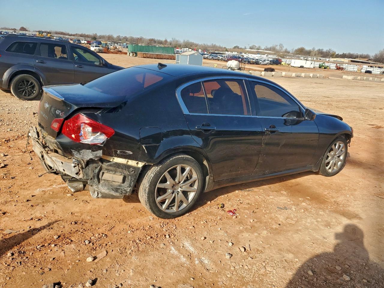 2010 INFINITI G37 photo 3