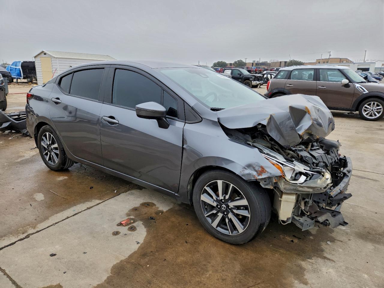 2020 NISSAN VERSA SV photo 4