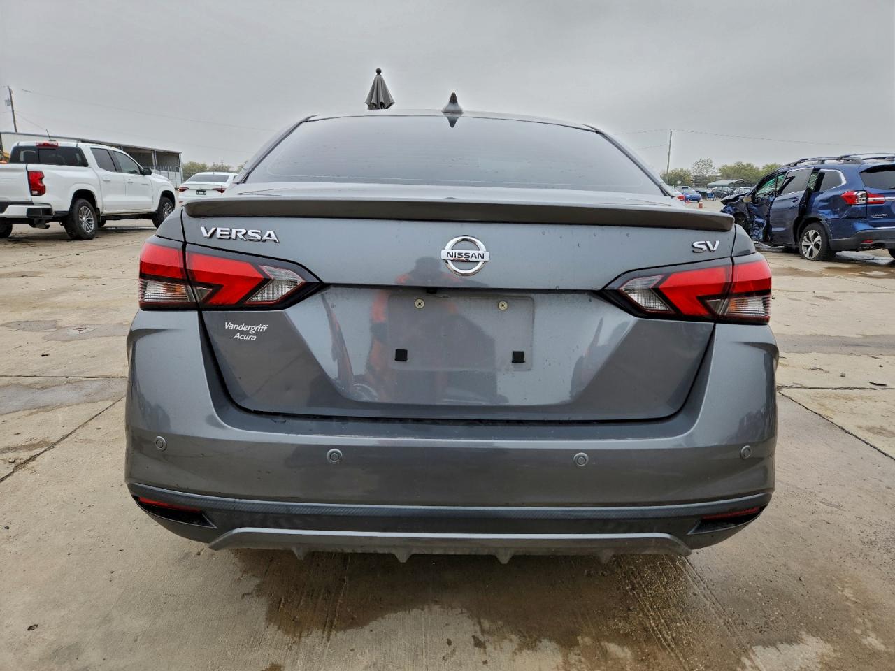 2020 NISSAN VERSA SV photo 6