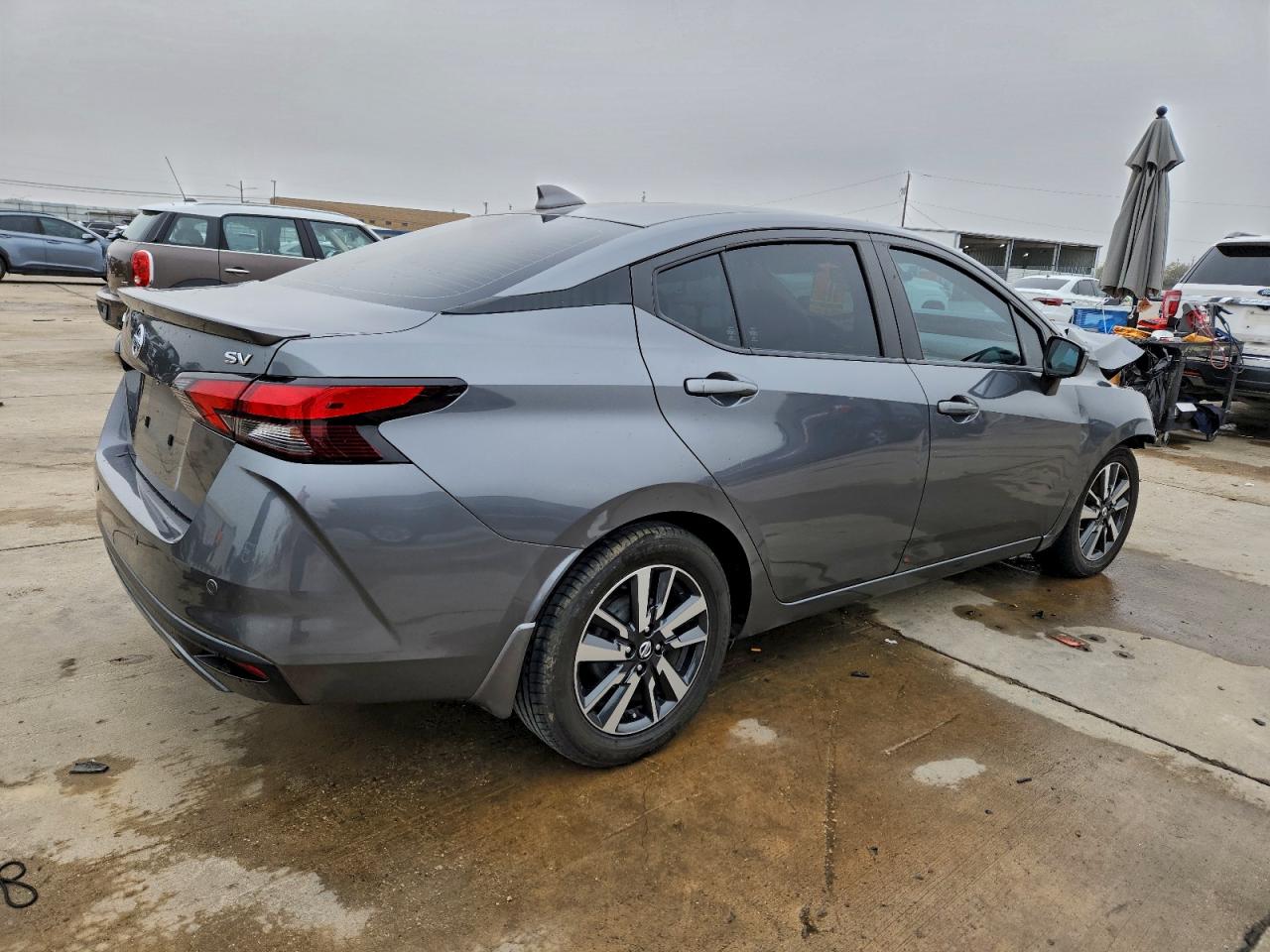 2020 NISSAN VERSA SV photo 3