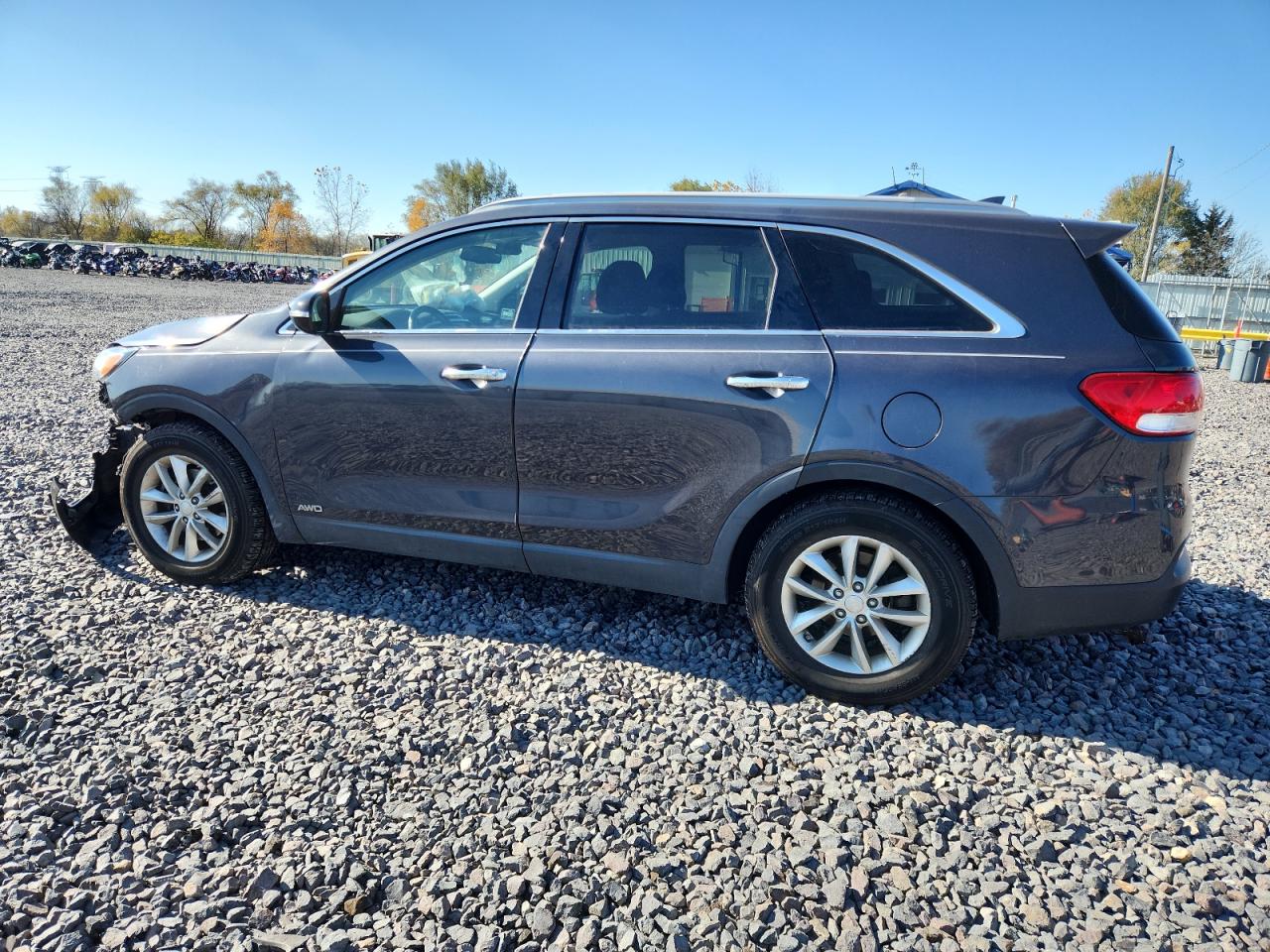 2016 KIA SORENTO LX photo 3