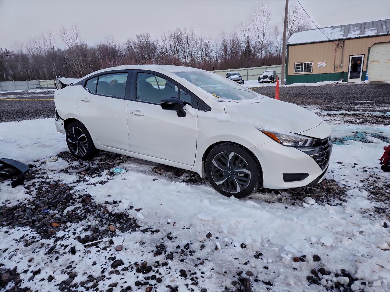 2024 NISSAN VERSA SR photo 7