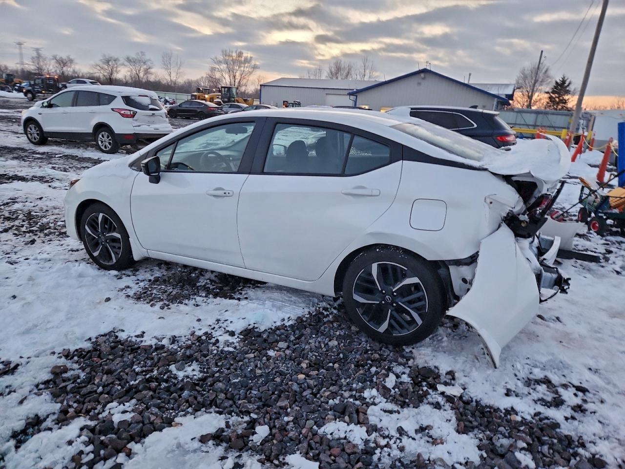 2024 NISSAN VERSA SR photo 3