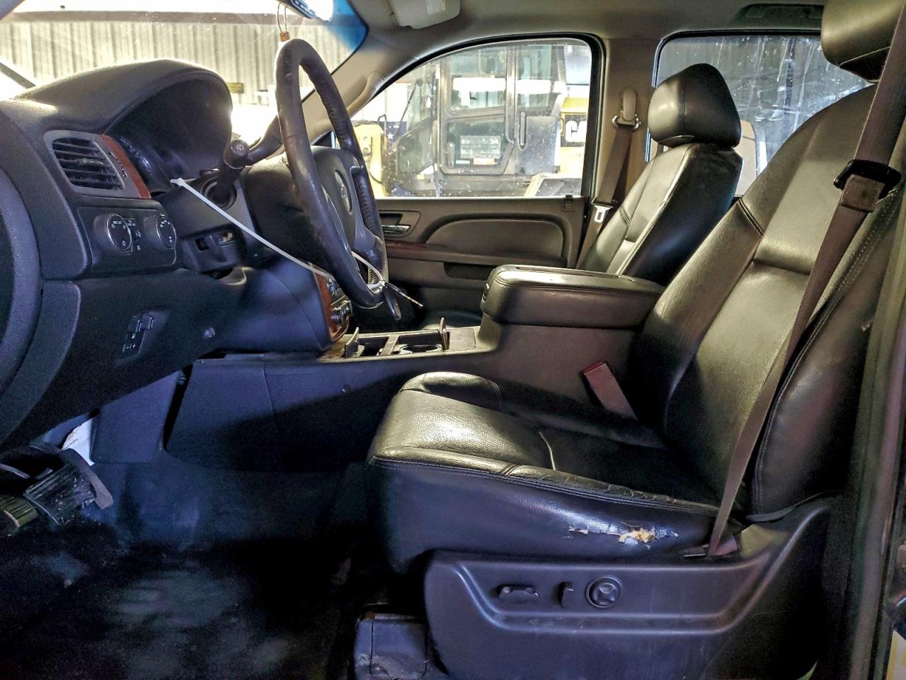 2013 CHEVROLET SUBURBAN K1500 LTZ photo 7