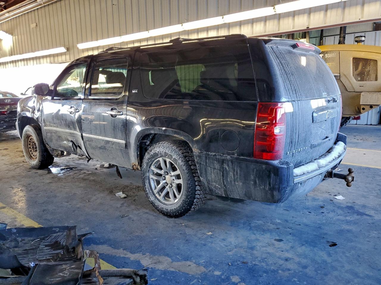 2013 CHEVROLET SUBURBAN K1500 LTZ photo 2