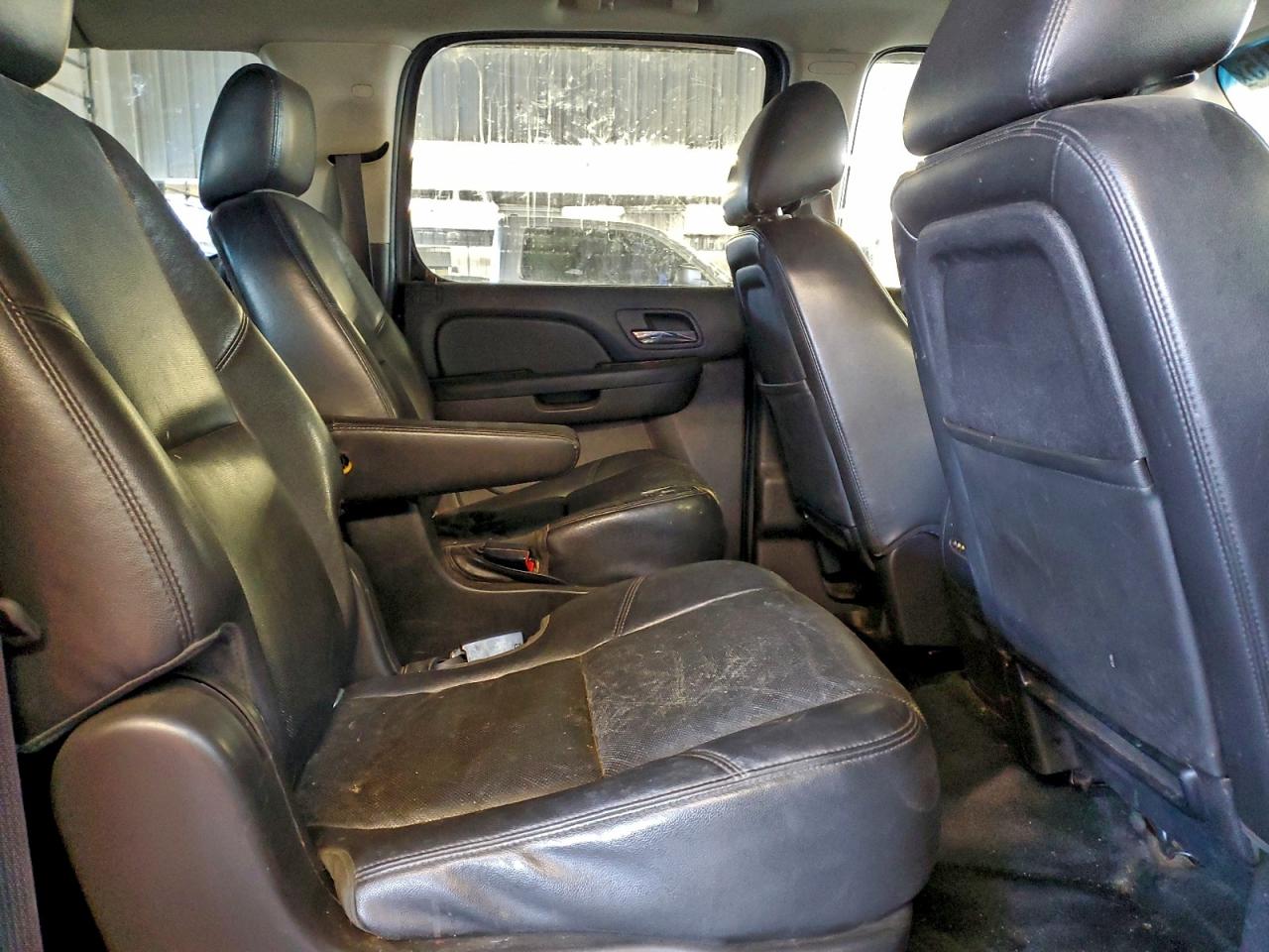 2013 CHEVROLET SUBURBAN K1500 LTZ photo 11
