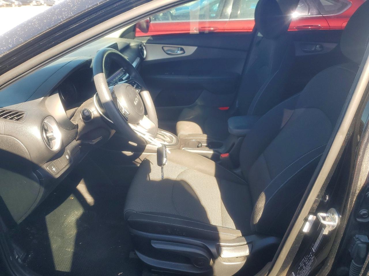 2023 KIA FORTE photo 7
