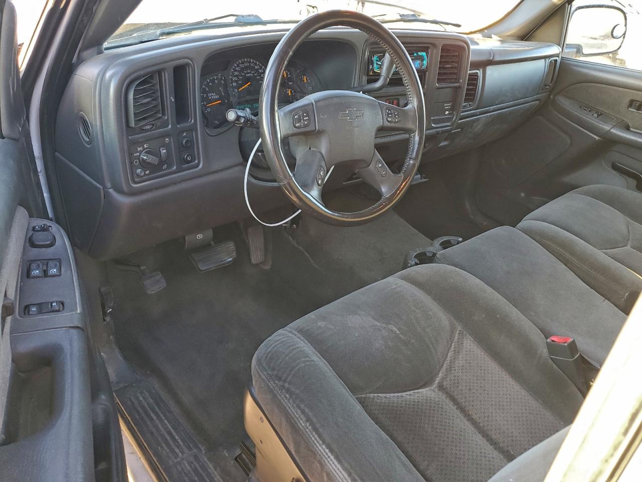 2003 CHEVROLET SILVERADO C1500 photo 8