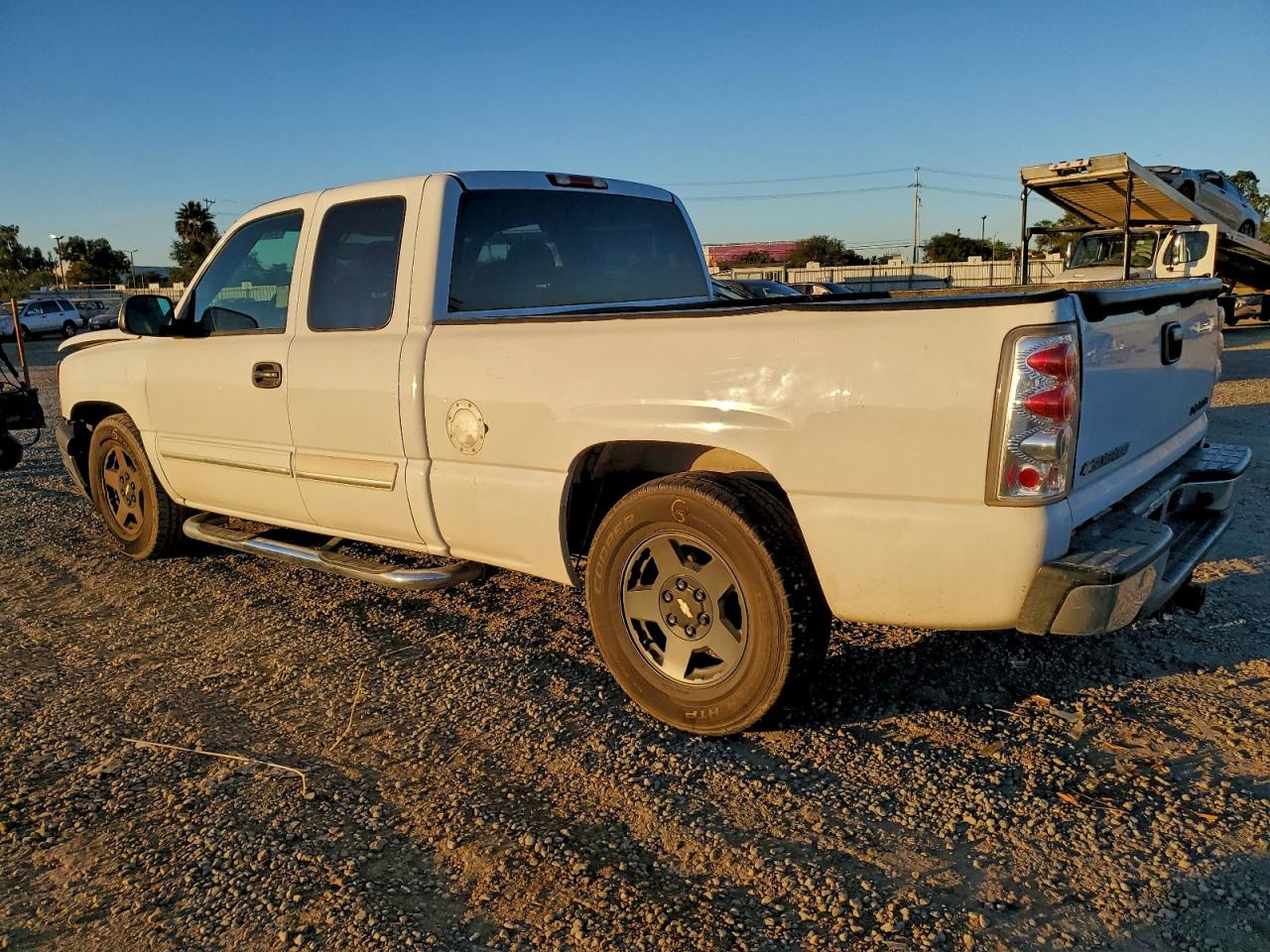 2003 CHEVROLET SILVERADO C1500 photo 2