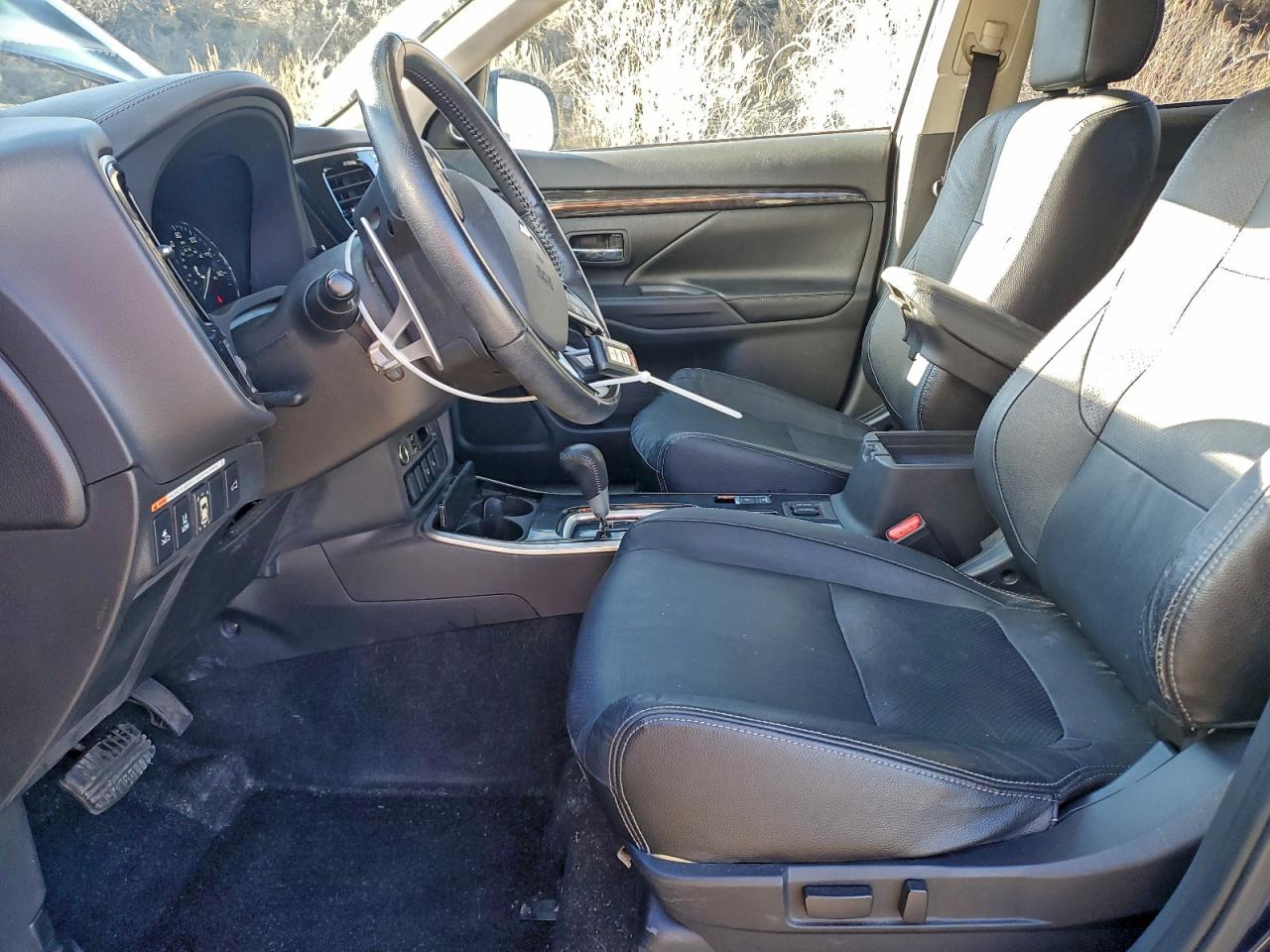 2018 MITSUBISHI OUTLANDER GT photo 13