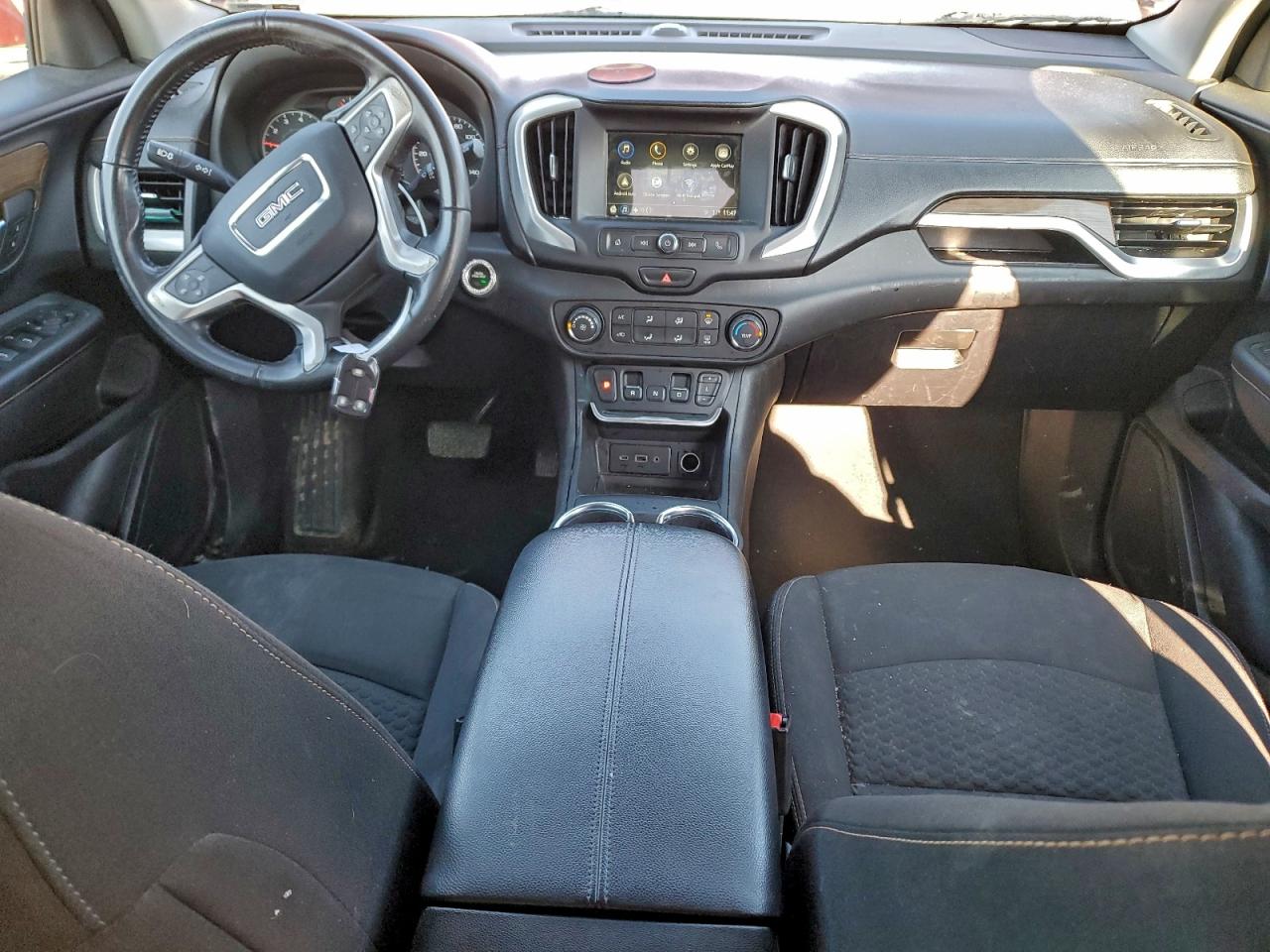 2018 GMC TERRAIN SLE photo 8