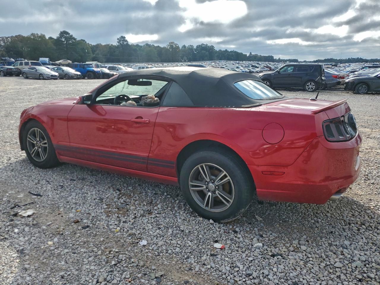 2013 FORD MUSTANG photo 2