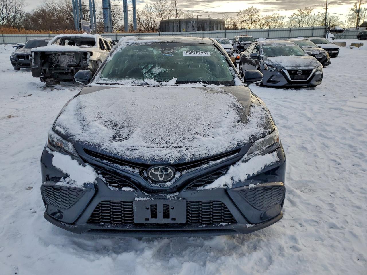 2021 TOYOTA CAMRY SE photo 5