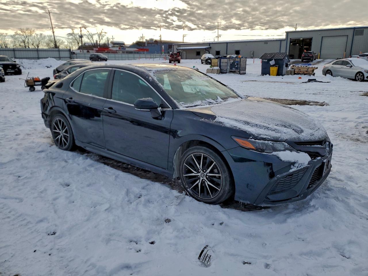 2021 TOYOTA CAMRY SE photo 4