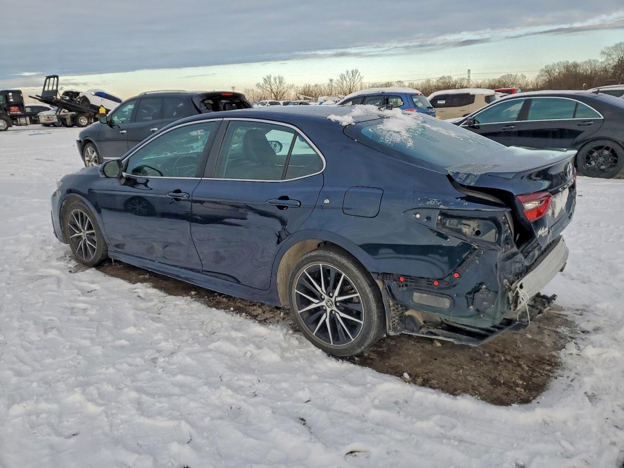 2021 TOYOTA CAMRY SE photo 2