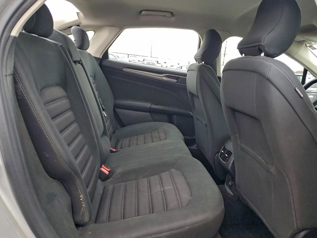 2017 FORD FUSION photo 19