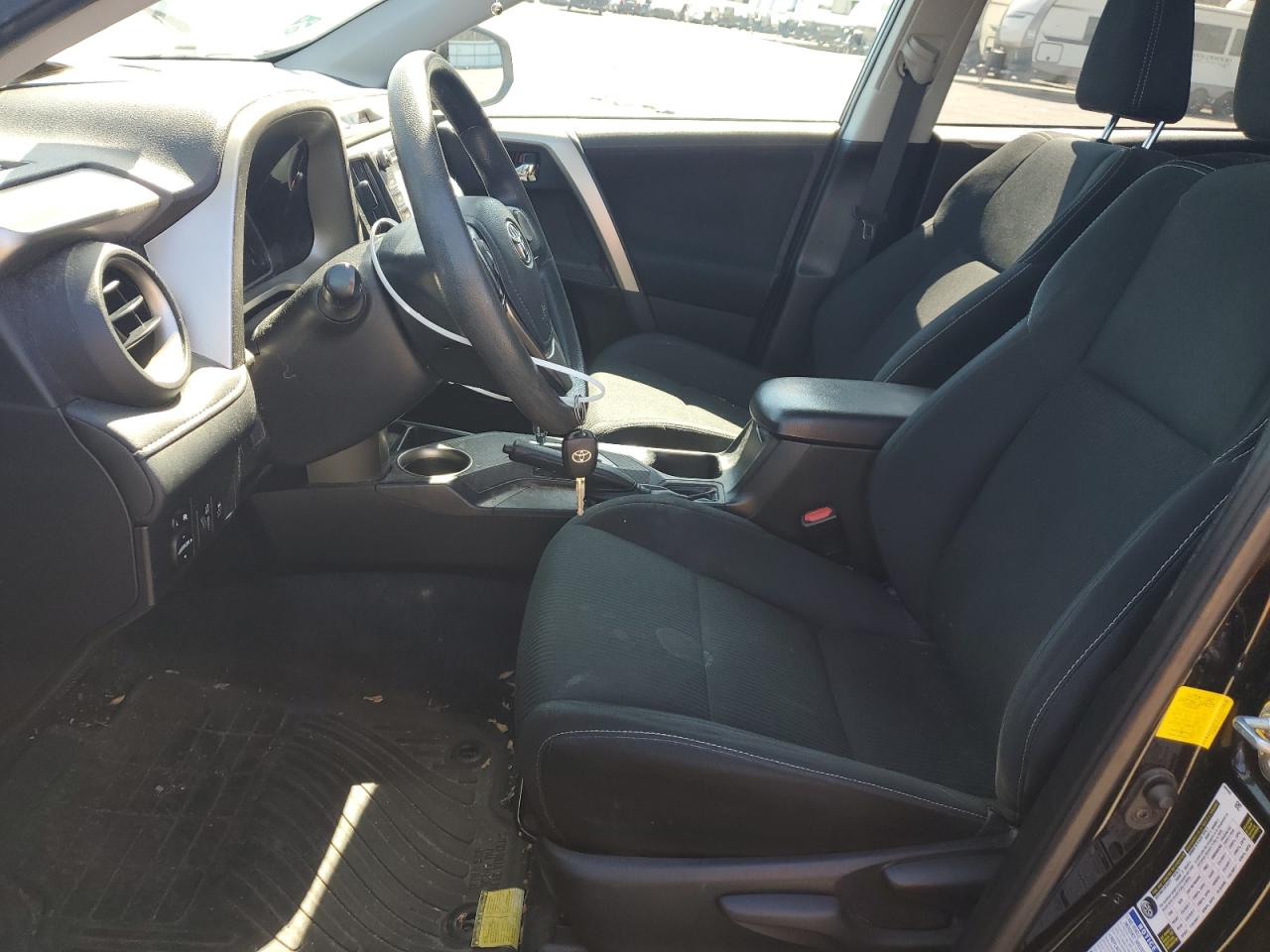 2015 TOYOTA RAV4 XLE photo 13