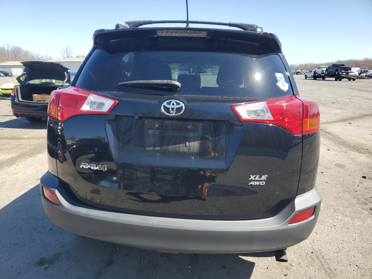 2015 TOYOTA RAV4 XLE photo 11