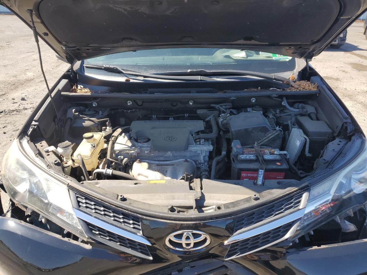 2015 TOYOTA RAV4 XLE photo 23