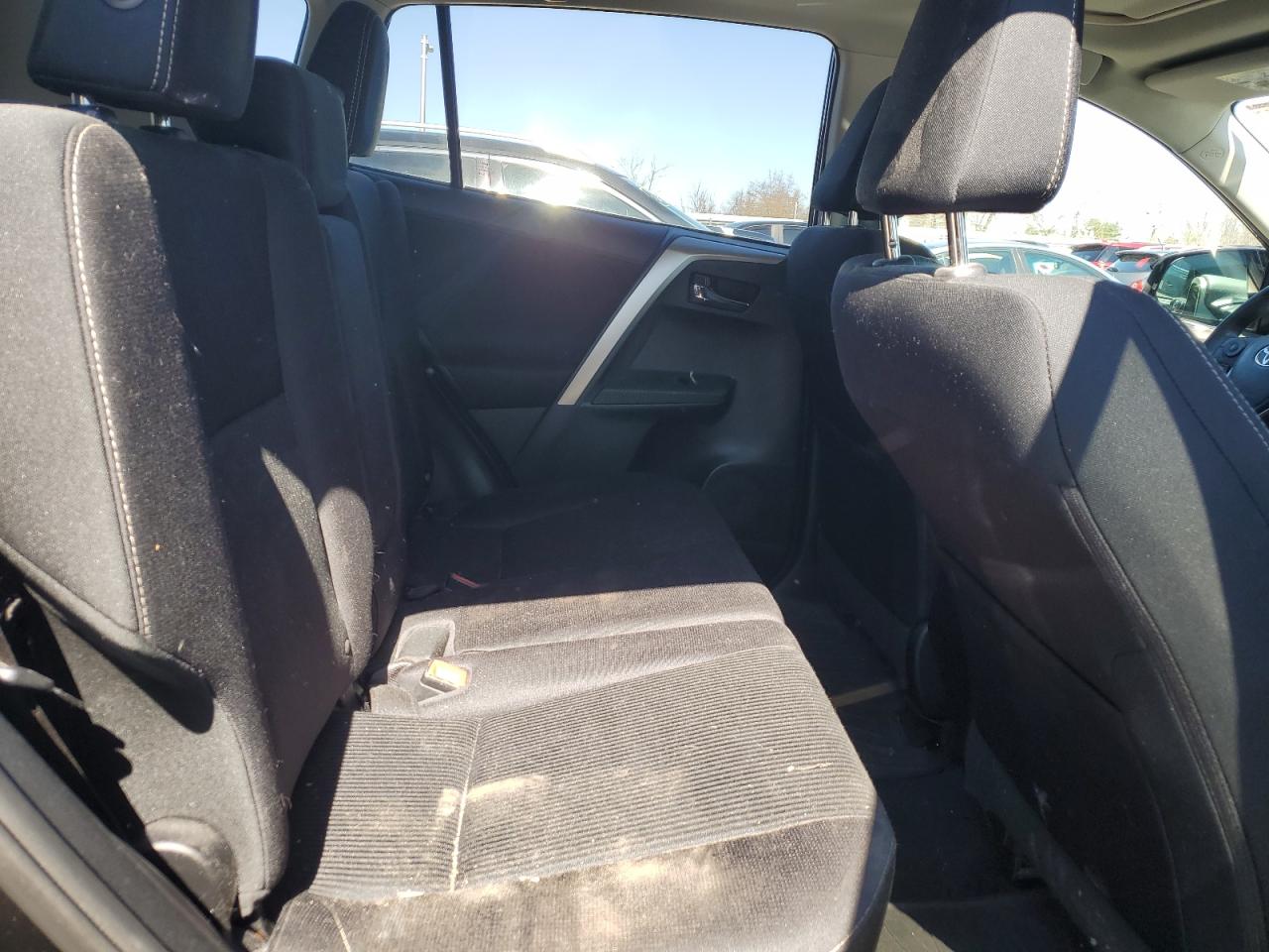 2015 TOYOTA RAV4 XLE photo 21