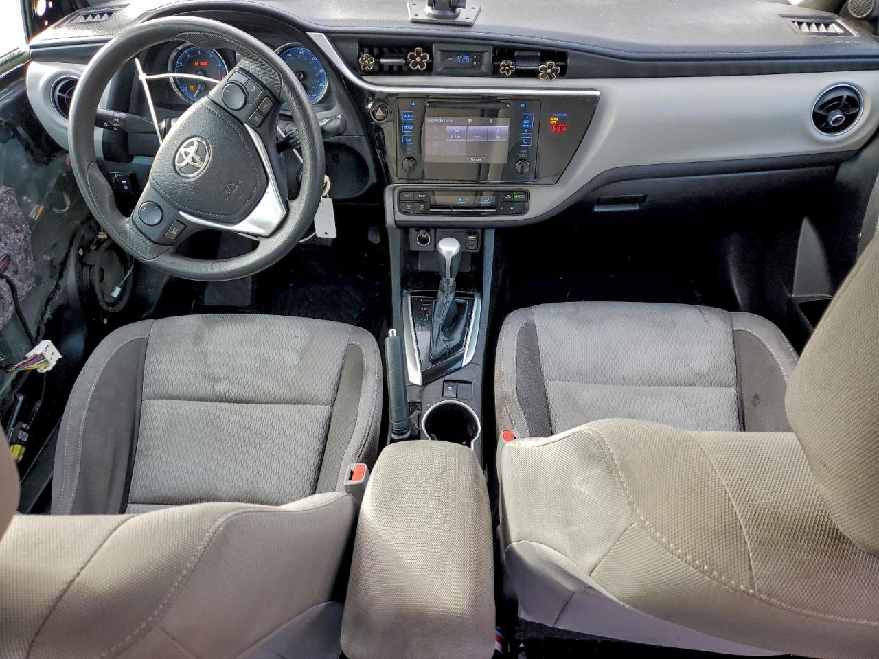 2018 TOYOTA COROLLA L photo 15