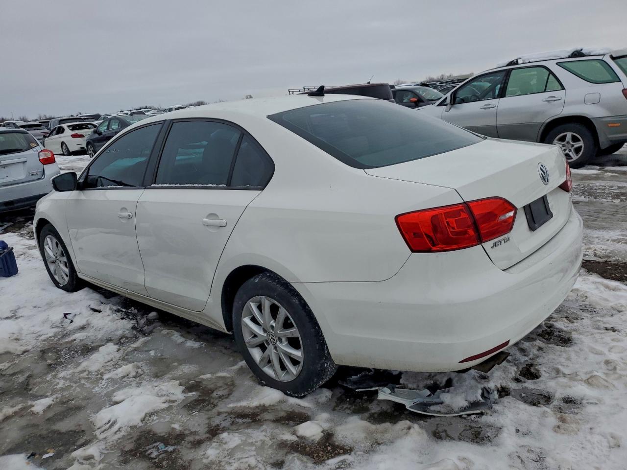 2011 VOLKSWAGEN JETTA SE photo 2